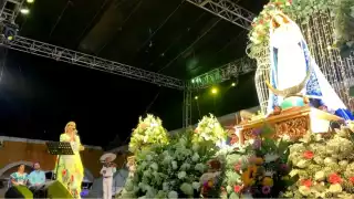 En el escenario Afrikka Merith y Aranza, quienes interpretaron bonitas canciones como: "Señora, Señora", "Sabes Una Cosa", Hay Unos Ojos",