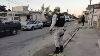 Elementos federales y estatales acordonaron el área el momento del operativo