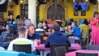 Algunos comensales llegaron a los restaurantes para ver el Super Bowl