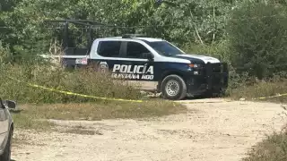 Los policías acordonaron el área donde fue encontrado el cuerpo