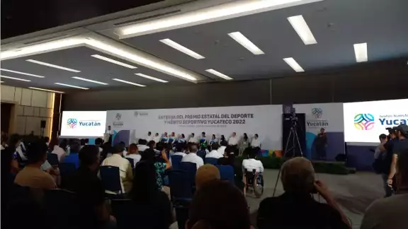 El evento se realiza en el Centro Internacional de Congresos El evento se realiza en el Centro Internacional de Congresos