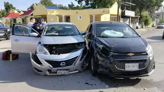 Las dos mujeres dijeron estar bien, a pesar del golpe que sufrieron Las dos mujeres dijeron estar bien, a pesar del golpe que sufrieron