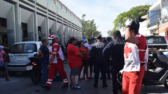 Al lugar llegaron elementos de la Policía Estatal y paramédicos de la Cruz Roja