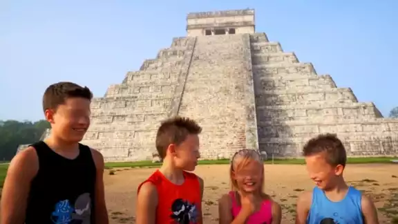 Los cuatro niños recorrieron la zona durante varias horas Los cuatro niños recorrieron la zona durante varias horas