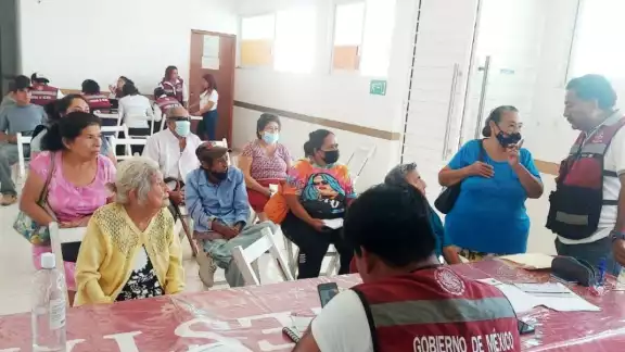 La instrucción del Gobierno Federal es que todos reciban el dinero sin intermediarios. La instrucción del Gobierno Federal es que todos reciban el dinero sin intermediarios.