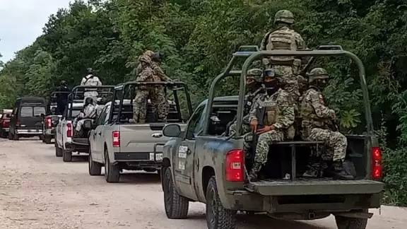 Fue alrededor de las 12:30 del día, que una mujer llamó al número de emergencias 911 Fue alrededor de las 12:30 del día, que una mujer llamó al número de emergencias 911