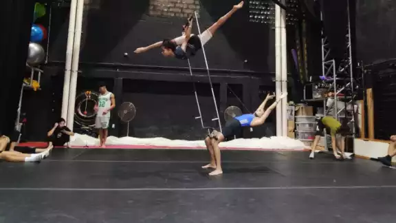 Acróbatas cubanos se presentarán en el Remate de Paseo de Montejo