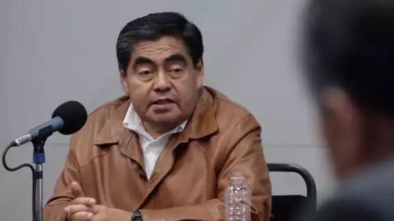 Miguel Barbosa se encontraba estable de salud, al menos así se informó durante la mañana de este martes