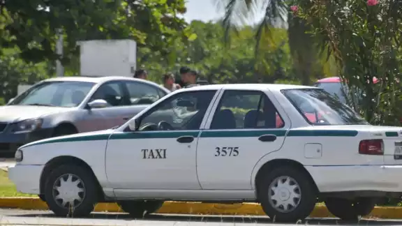 Los ruleteros se resisten a abandonar el monopolio que conformaron durante 49 años, lo que ha dado paso a hechos violentos. ( Los ruleteros se resisten a abandonar el monopolio que conformaron durante 49 años, lo que ha dado paso a hechos violentos. (