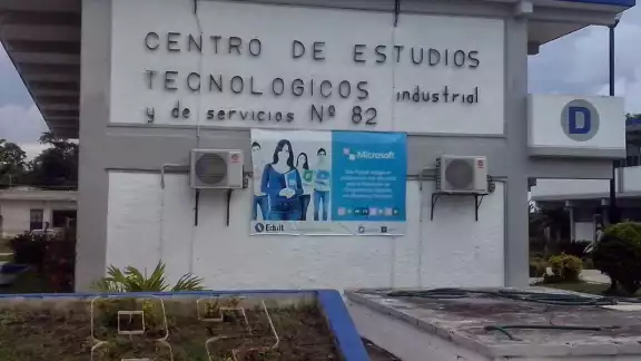 Las cuatro escuelas cuentan con una matrícula estimada de 3 mil 800 alumnos y una plantilla de más de 400 docentes Las cuatro escuelas cuentan con una matrícula estimada de 3 mil 800 alumnos y una plantilla de más de 400 docentes