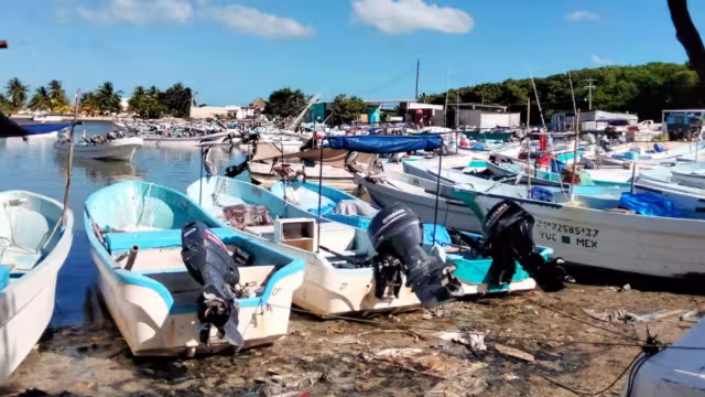 Los pescadores no cuentan con ninguna clase de seguro o de pagos para clínicas o medicamentos, por lo que salir resulta un riesgo