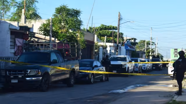 La presencia de soldados en cada costado de la esquina del domicilio impactó a los habitantes