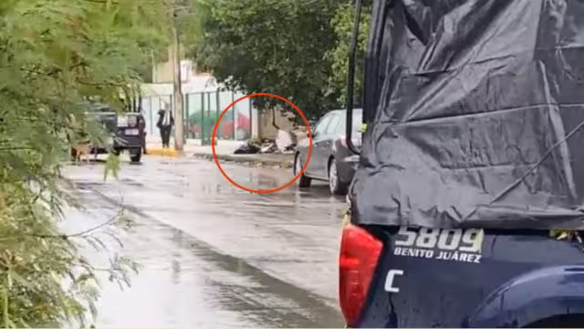 El cuerpo de un hombre fue visto por vecinos que se encontraban en el lugar