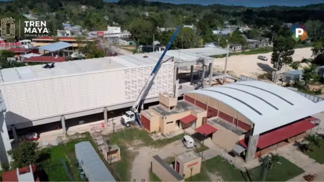Continúa con la construcción del paradero de Felipe Carrillo Puerto, en el municipio de Champotón