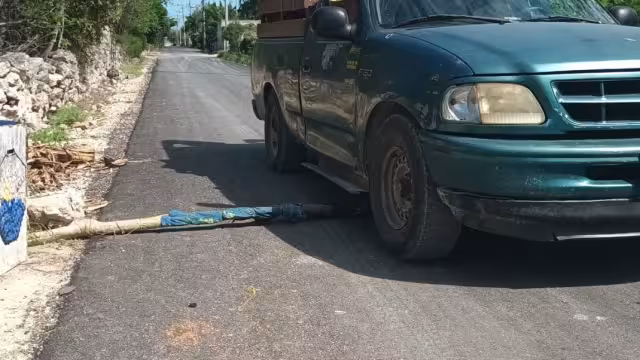 “A los carros y motos les vale grillo si hay alguien", expresan vecinos