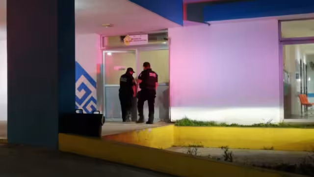 La menor solicitó a un conductor de taxi que la llevara a su casa; la pequeña fue trasladada al Hospital Genera de Solidaridad y las autoridades ya investigan el caso