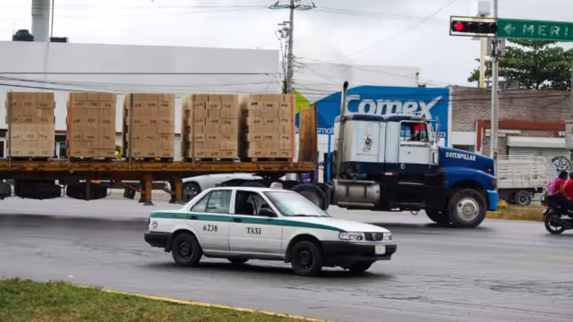 Desde el lunes los taxistas se han inconformado por el ingreso de Uber a Quintana Roo