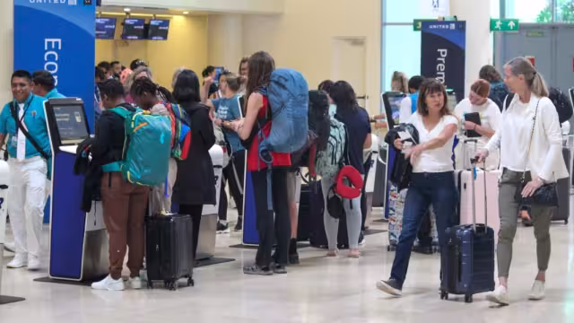 Los principales destinos nacionales fueron Acapulco, Aguascalientes, Chihuahua, Ciudad de México, Ciudad Juárez, entre otras