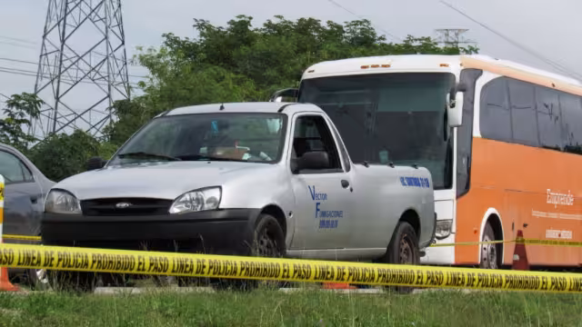 El ataque se suscitó cerca del puente por el rumbo hacia Xmatkuil, donde los conductores de una Courier y una Lobo se hicieron de palabras en la carretera.