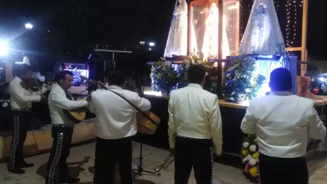 Un mariachi recibió a la imagen con canciones, misma que llegó desde el Santuario de Buctzotz