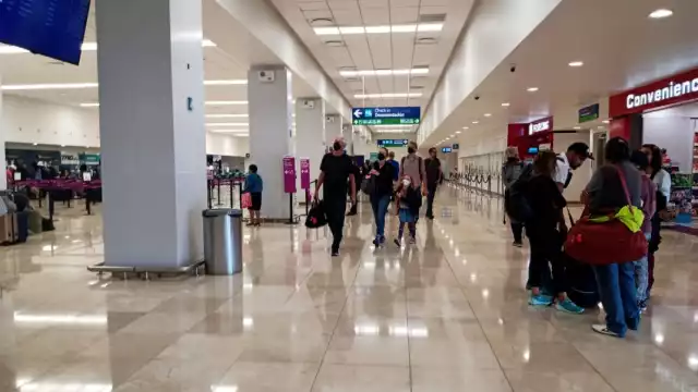 El vuelo se retrasó casi tres horas