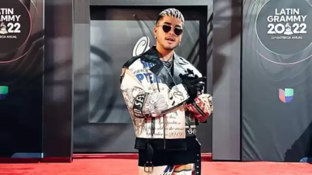 Algunos comentaron que lo hizo de mala fe, como si su intención fuera para cubrir el "mal olor" de sus fans