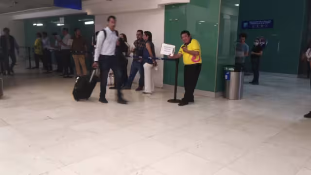 Los usuarios manifestaron su inconformidad ante la actitud de ASUR