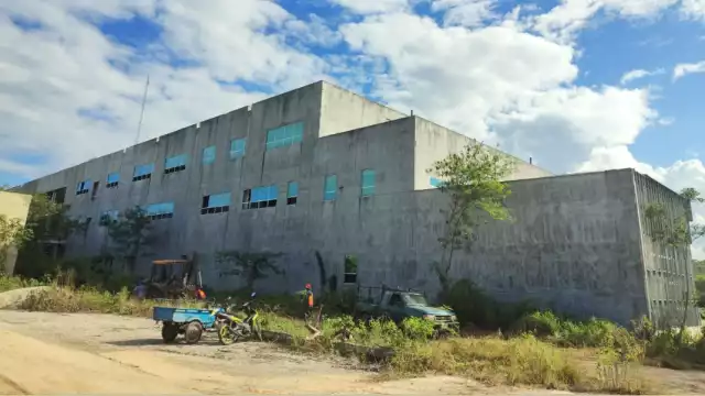 En la reunión se informó que la construcción actual será derruida para dar paso al nuevo edificio hospitalario