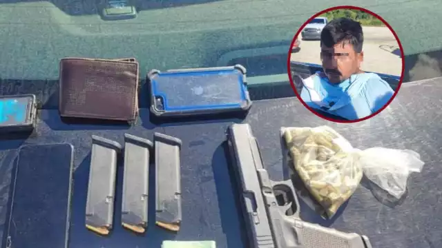 A los asegurados les decomisaron un arma de fuego presuntamente calibre .9 milímetros, tres cargadores y una bolsa con cartuchos