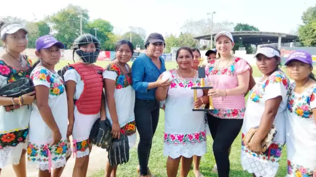 Las mujeres demostraron una vez más que el softbol es un deporte que dominan y regalaron un gran espectáclo a la afición
