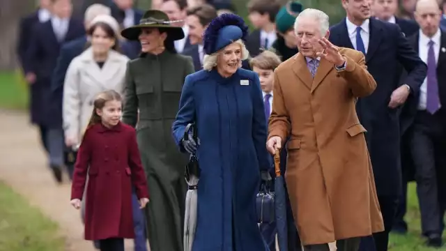 Los miembros de la Familia Real llegaron a la Iglesia de Santa María Magdalena en Norfolk