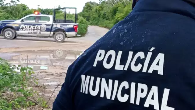 Elementos de la Policía Quintana Roo llegaron al punto para acordonar el área