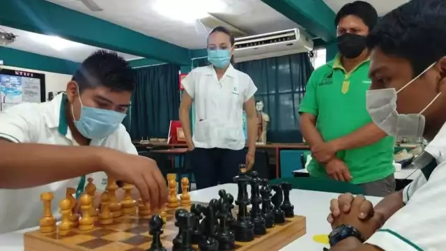 Los municipios con menor porcentaje de asistencia son Escárcega, que tiene un padrón estudiantil de 3 mil 600