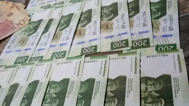 La venta consta de 30 mil pesos en billetes clonados por mil 500 pesos. Foto: Internet