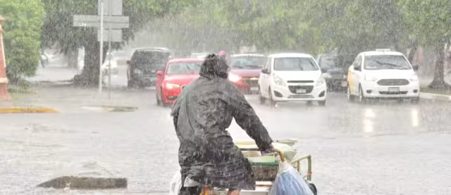 Se recomienda tomar precauciones por el riesgo de lluvias en Yucatán