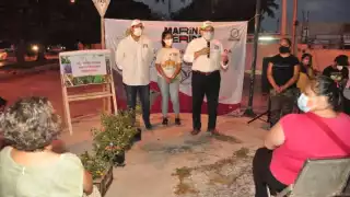 El candidato asistió a la instalación de un jardín en la colonia Miguel Alemán