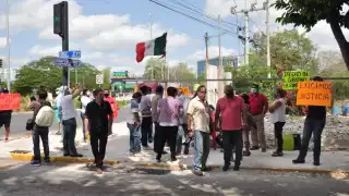 Acusan a un funcionario de ordenar la demolición del negocio denominado "Ponte Xux"