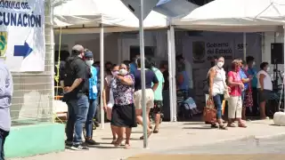 A partir de este lunes se aplicarán vacunas Pfizer y AstraZeneca