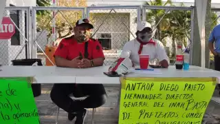 El líder sindical dijo que será en el transcurso del día, cuando se sepa si hay avances que permitan levantar la toma de los Centros INAH