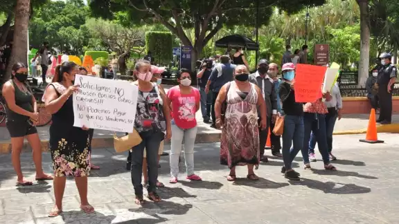 Denuncian que supuestos líderes cobran entre 150 y 200 pesos semanales como cuota sindical Denuncian que supuestos líderes cobran entre 150 y 200 pesos semanales como cuota sindical
