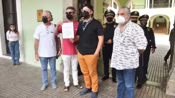 Los bares y restaurantes tenían una licencia para operar como restaurantes Los bares y restaurantes tenían una licencia para operar como restaurantes
