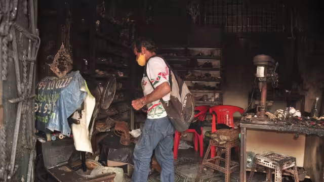Taller de zapatos queda destruido tra incendio en el centro de Mérida
