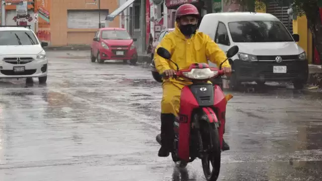 Juan Vázquez Montalvo, Consultor Hidrometeorológico, expuso que de formarse un Ciclón Tropical, sólo alcanzaría ser Depresión Tropical o Tormenta Tropical débil