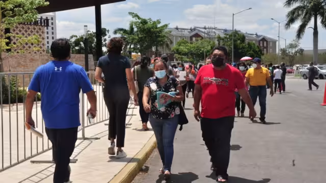 El Centro de Convenciones Siglo XXI es una de las sedes que se habilitaron para la aplicación de las vacunas