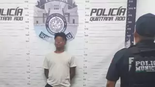 La víctima al intentar defenderse metió la mano y recibió un machetazo que lo hizo sangrar