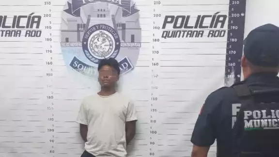 La víctima al intentar defenderse metió la mano y recibió un machetazo que lo hizo sangrar La víctima al intentar defenderse metió la mano y recibió un machetazo que lo hizo sangrar