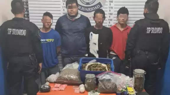 Los detenidos fueron asegurados en posesión de droga