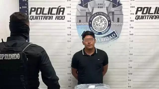 Al parecer rompió el vidrio de una camioneta sobre la calle 4 Bis