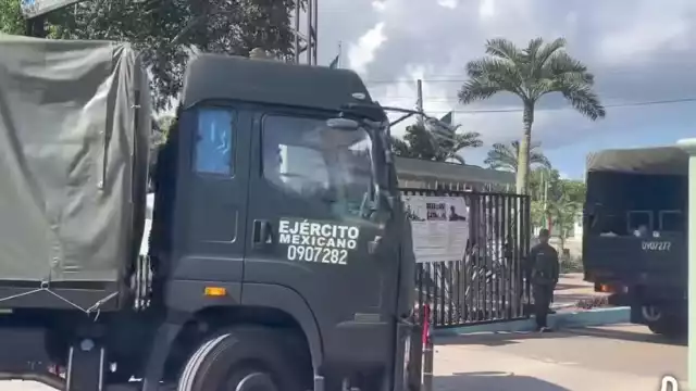 Familiares reciben con entusiasmo a más de 300 soldados que llegan a Chetumal