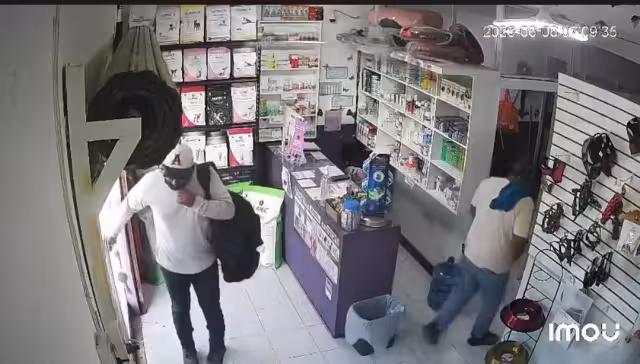El video del asalto comenzó a circular en redes sociales con la intención de ayudar a identificar a los responsables
